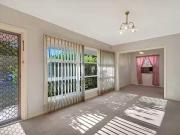 Cozy 18 Caruso Crescent, Brahma Lodge, SA 5109