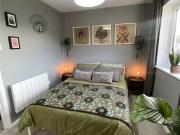 Just in! 1 BA 1 bedroom apartment for rent in Roegate...