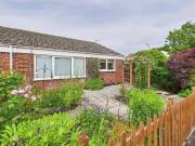 Deal! 1 BA 2 bedroom bungalow for rent in Honiton Road,...