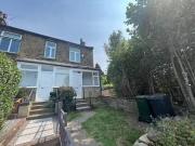 Charming 1 BA 2 bedroom terraced house for rent in 4a...