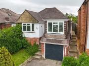 Cozy 1 BA 3 bedroom detached bungalow for rent in...