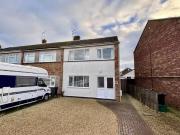 Just in! 1 BA 3 bedroom end of terrace house for rent in...