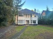 Unique 1 BA 3 bedroom ground floor flat for rent in...