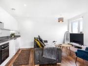 Rental! 1 bedroom property to let in Lyons Way, Slough, SL2.