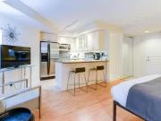 Rental! 1 BR Adelaide Street West