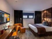 Charming 1 BR Langstane Place, Aberdeen Bronze Studio