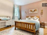 Cheap 1 BR Room for rent in 5 bedroom house in...