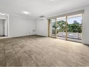 Cozy 20/4 Riverpark Drive, Liverpool Apartment for rent...