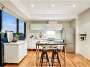 Cheap 2102/280 Spencer Street, Melbourne Apartment for...