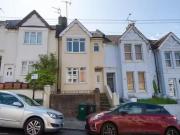 Cozy 2 BA 6 bedroom terraced house for rent in Brading...