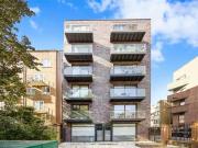 Rental! 2 bedroom apartment for rent in 161 Kingsland...