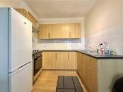 Unique 2 bedroom apartment for rent in Commercial Road,...