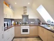 Charming 2 bedroom apartment for rent in Highland Road,...