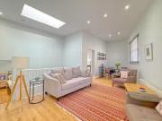 For Rent! 2 BR Park Crescent Mews East