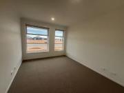 Deal! 32 Verdale Crescent, Munno Para Downs, SA 5115