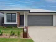 Unique 38 Skybury Street, ORMEAU, QLD 4208 House for Rent