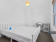 Just in! 3 BA 1 bedroom house share for rent in St....