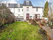 Cheap 3 BA 3 bedroom Flat to rent, Egham Hill, Egham,...