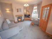 Deal! 3 bedroom end of terrace house for rent in 1 King...