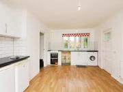Charming 3 bedroom end of terrace house for rent in...