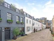 Just in! 3 bedroom property to let in Princes Gate Mews,...