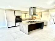 Cheap 3 bedroom semi detached house for rent in 4 Lions...