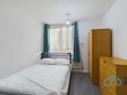 Cheap 4 bedroom flat share for rent in Stepney Way,...