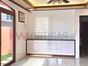 For Rent 4 Bedrooms with Den House & Lot in Portofino...