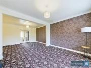 Nice 5 bedroom semi detached house for rent in Lingwood...