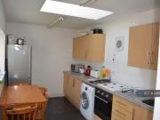 Unique 5 bedroom semi detached house for rent in...