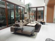 FOR RENT 6 Bedroom House in White Plains, Quezon City...