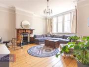 Rental! 6 bedroom terraced house for rent in Downs Park...