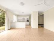 Cozy 6 Mayfair Place, Moggill, QLD 4070