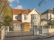Just in! 7 BA 7 bedroom house for rent in Coniston Road,...