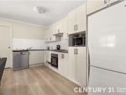 Deal! 9A Candlebark Close, West Nowra Townhouse for rent...