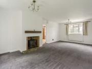 Nice Detached house to rent in North Heath Lane, Horsham...