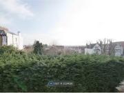 Charming Flat to rent in Daytone House, Raynes Park SW20