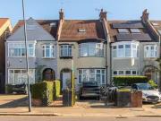 Unique Flat to rent in Hanover Road, Kensal Rise, London...