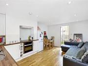 Cozy Flat to rent in Landor Road, Clapham, London SW9