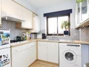 Unique Flat to rent in Ram Passage, Kingston Upon Thames KT1