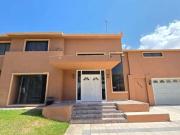 For rent house in Private Neighborhood Los Arcos,...