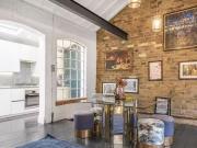 Cozy Kingsland Road, Hoxton