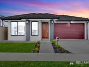 FOR RENT Modern Family Home in Prime Sunbury Location!