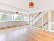 Just in! Property to rent in Chichele Gardens, East...