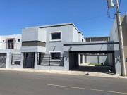 FOR RENT: SPACIOUS, MODERN, AND WELL LOCATED IN CERRADA...