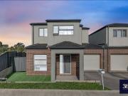 ! For Rent | Stylish 3 Bedroom Home Close to Transport,...