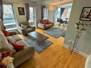 Nice Whitehall Square, Sandy Row