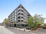 For Sale 1 Bedroom Shared Living/roommate Londres...