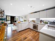 For Sale 2 Bedroom Apartment Londres Greater London...