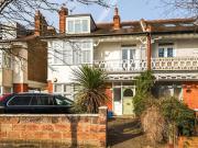 For Sale 2 Bedroom Apartment Teddington Greater London...